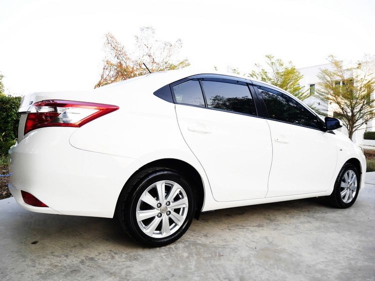 Toyota Vios 2013 1.5 E Sedan เบนซิน ไม่ติดแก๊ส เกียร์อัตโนมัติ ขาว รูปที่ 4