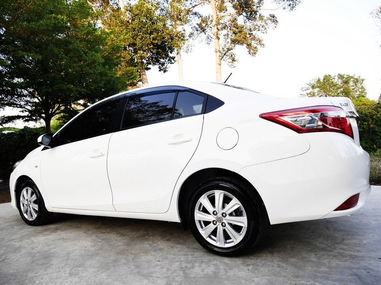 Toyota Vios 2013 1.5 E Sedan เบนซิน ไม่ติดแก๊ส เกียร์อัตโนมัติ ขาว รูปที่ 3