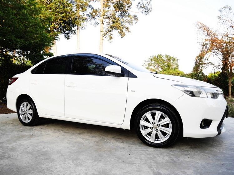 Toyota Vios 2013 1.5 E Sedan เบนซิน ไม่ติดแก๊ส เกียร์อัตโนมัติ ขาว รูปที่ 2