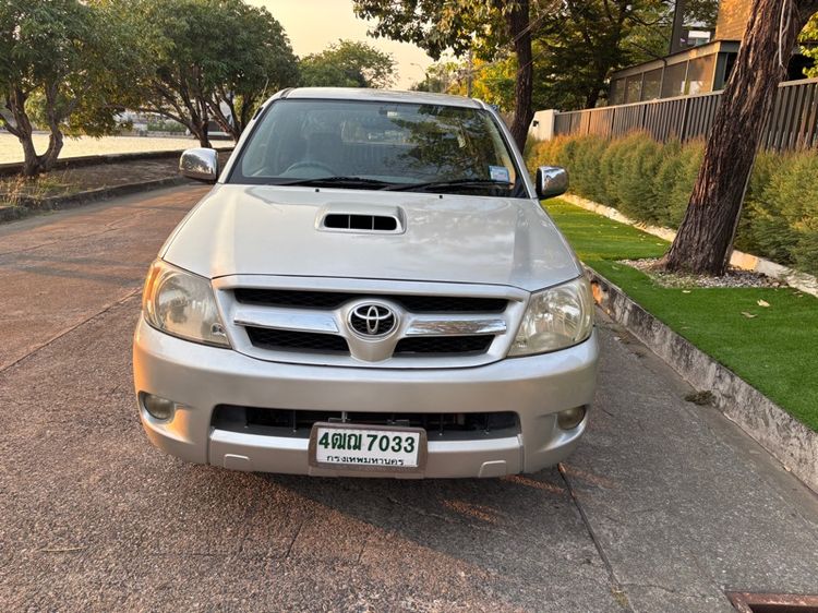 รถ Toyota Hilux Vigo 2.5 E สี เทา