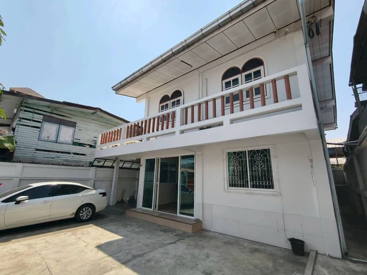 มีบางส่วน สร้างเสร็จก่อน 2010 ขายบ้านเดี่ยว 49 ตร.ว. สุขสวัสดิ์ 64 ซอย 4 ทำเลดีเยี่ยมหลังบ้านไม่ติดใคร ใกล้ทางด่วน 3 ด่าน ห่าง 2 กิโลเมตร ราคาเพียง 5.9 ล้านบาท รูปที่ 2