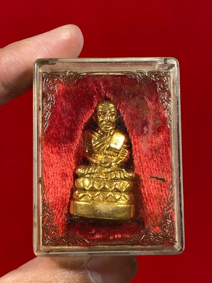 🔥 ร้านแนะนำดีเยี่ยม รูปหล่อหลวงปู่ทวดพิมพ์บัวรอบก้นลายเส้น  หล่อตัน เนื้อเปียกทอง วัดช้างให้ พร้อมกล่อง