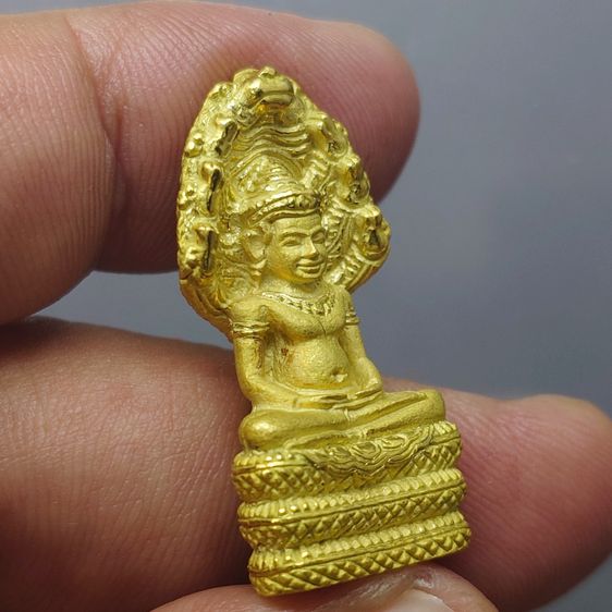 พระนาคปรก หลวงพ่อศิลา รุ่นมรดกโลก เนื้อกะหลั่ยทอง พิมพ์ใหญ่ พุทธาภิเษก วัดบวรนิเวศวิหาร โดย สมเด็จพระสังฆราช ญสส เป็นประธานในพิธี ออกวัด รูปที่ 5