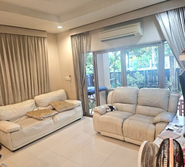 อื่นๆ ตกแต่งครบ 2017 ใช่ บ้าน้ดี่ยว3ชั้น6นอน6น้ำเฟอร์บิ้วอิน โซฟา แต่งครบพร้อมอยู่