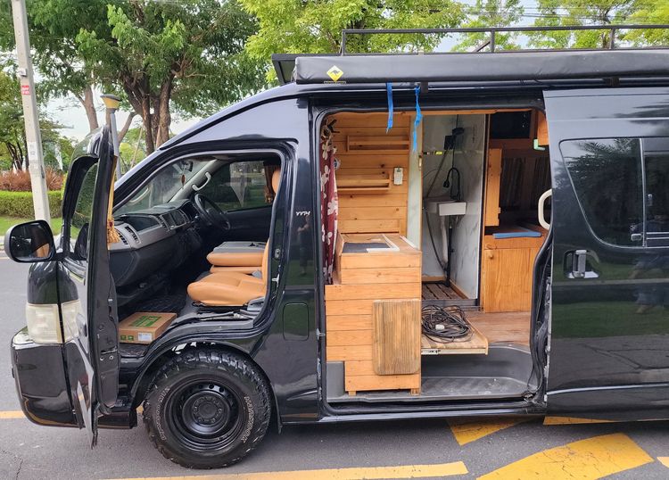 Toyota Commuter 2010 2.7 Van เบนซิน เกียร์อัตโนมัติ ดำ รูปที่ 2