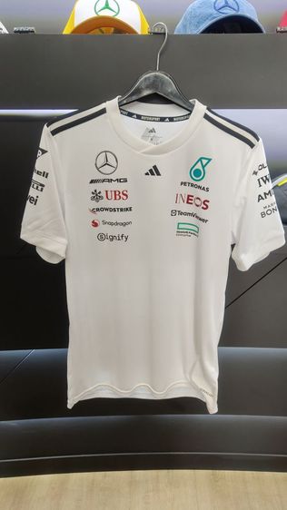 เสื้อ F1