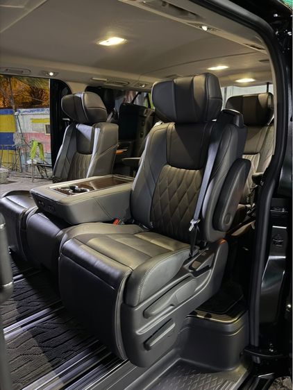 Toyota Majesty 2024 2.8 Premium Van ดีเซล ไม่ติดแก๊ส เกียร์อัตโนมัติ ดำ รูปที่ 4
