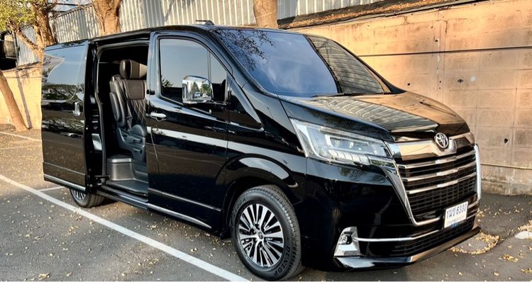 Toyota Majesty 2024 2.8 Premium Van ดีเซล ไม่ติดแก๊ส เกียร์อัตโนมัติ ดำ รูปที่ 3