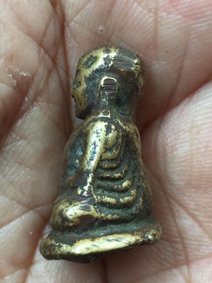 หลวงพ่อเงินพิมพ์ขี้ตา รูปที่ 4