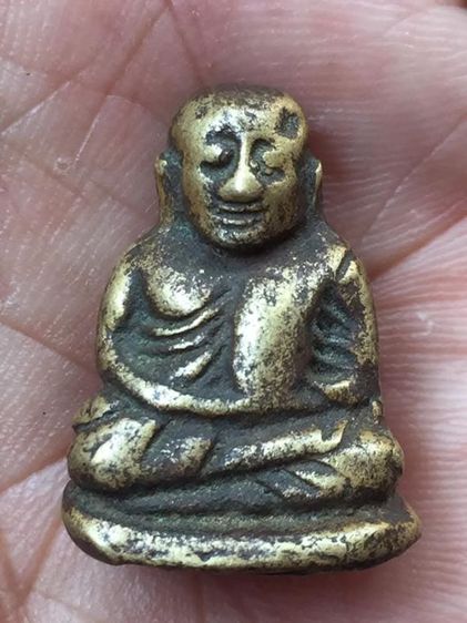 หลวงพ่อเงินพิมพ์ขี้ตา