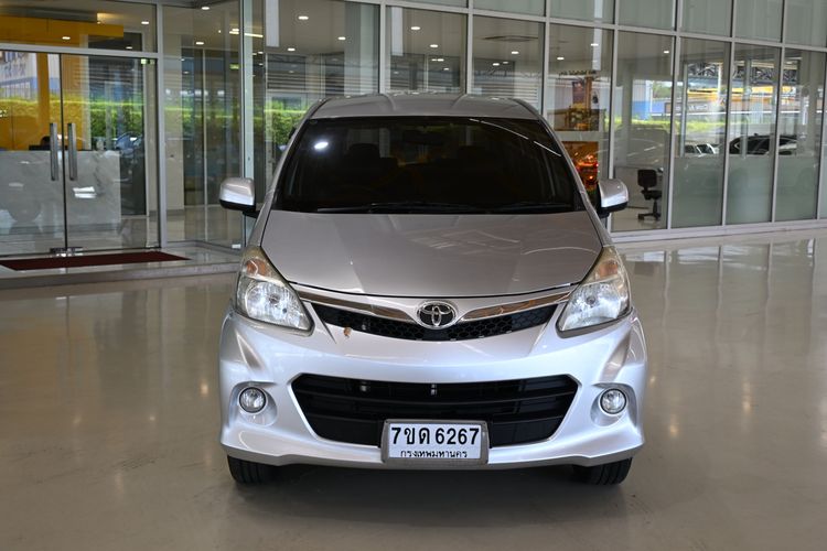 รถ Toyota Avanza 1.5 S สี บรอนซ์เงิน