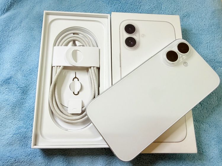 iPhone 128 GB I Phone 16 128GB สีขาว สภาพนางฟ้า