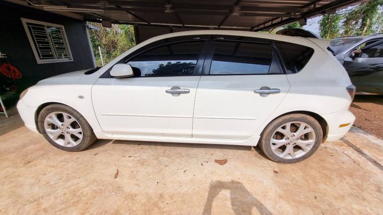 รถ Mazda Mazda3 2.0 R สี ขาว