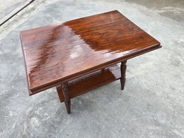 น้ำตาล อื่นๆ โต๊ะไม้สัก
ขนาด กว้าง 51CM ยาว 77CM สูง 53 CM
ราคา 1,900 บาท