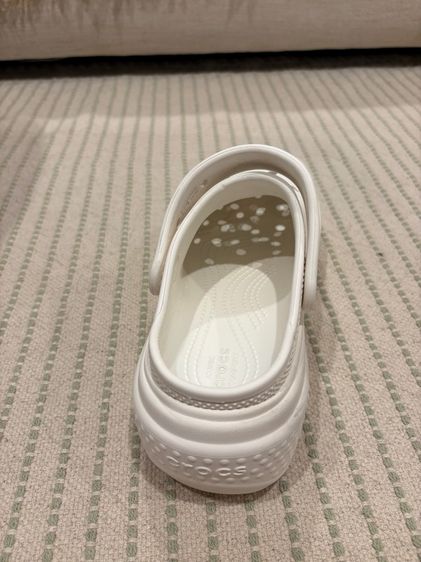 Crocs รุ่น stomp clog สีขาวของแท้ สภาพดี ไซส์37-38 รูปที่ 15