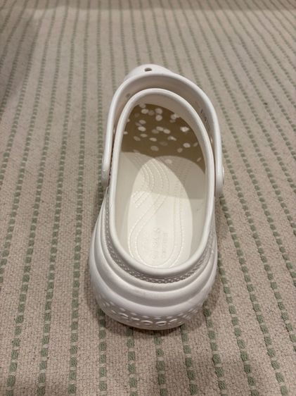 Crocs รุ่น stomp clog สีขาว ของแท้ ไซส์38-39 สภาพใหม่ รูปที่ 11