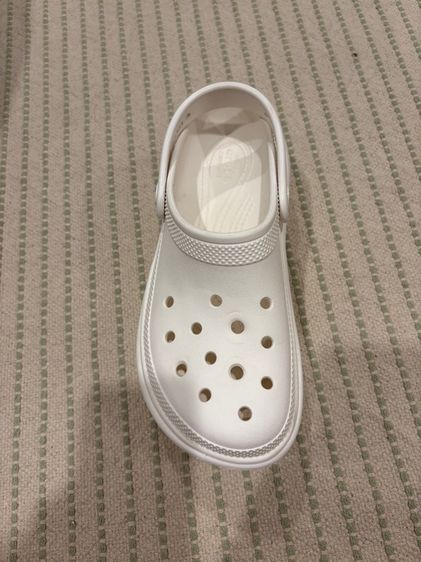 Crocs รุ่น stomp clog สีขาว ของแท้ ไซส์38-39 สภาพใหม่ รูปที่ 9