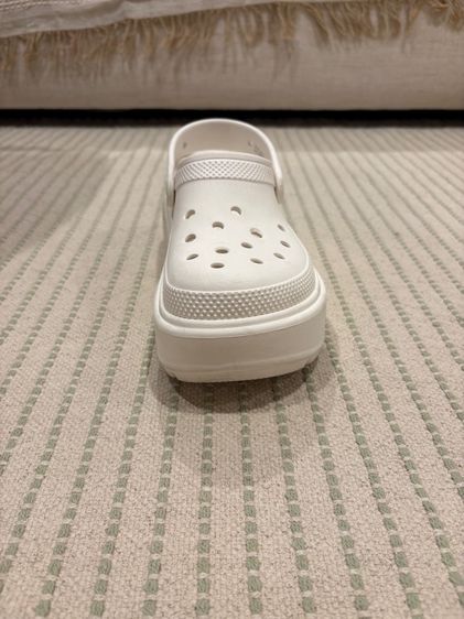 Crocs รุ่น stomp clog สีขาว ของแท้ ไซส์38-39 สภาพใหม่ รูปที่ 14