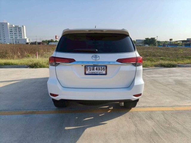 Toyota Fortuner 2018 2.4 V Utility-car ดีเซล เกียร์อัตโนมัติ ขาว รูปที่ 4