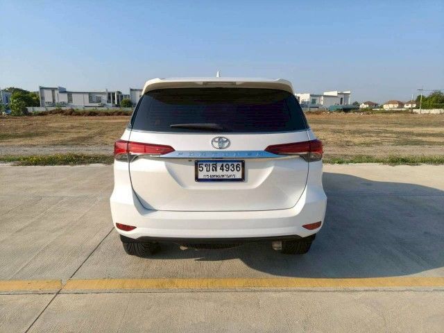 Toyota Fortuner 2018 2.4 V Utility-car ดีเซล เกียร์อัตโนมัติ ขาว รูปที่ 4