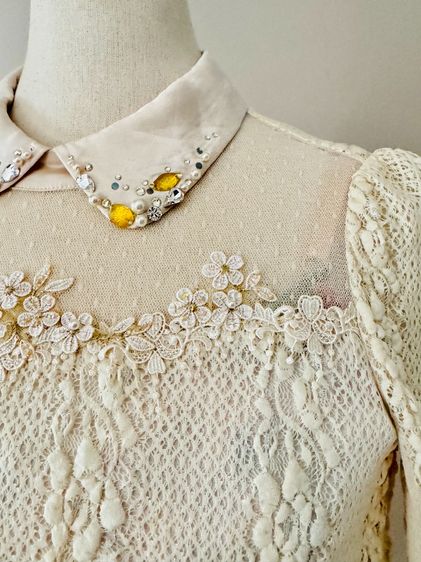 Hand Embrodral Top Longsleeve Crinkle Lace Top Floral Vertical Lining Crew Neck Crystal decorated Tip Ruffle Linen in Gold Brown color รูปที่ 9