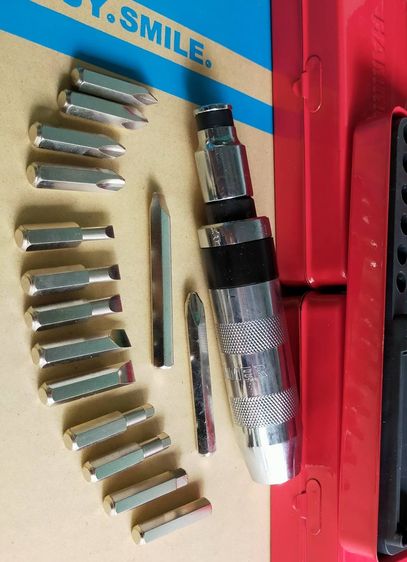 คายน็อตขันน็อตแน่น ใช้ไขควงกระแทกพร้อมดอกไขควง16ชิ้น เกรดเหล็กCRVแท้