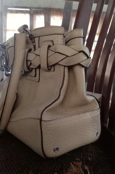 กระเป๋า รุ่น Coach Hampton Pebble Leather Carryall 

ราคามือ 2 สภาพดี
ราคา  3000 บาท รูปที่ 5