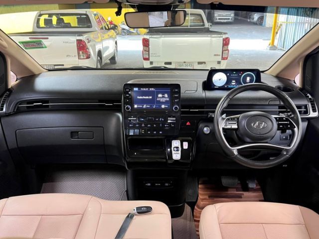 Hyundai Staria 2022 2.2 SEL Van ดีเซล ไม่ติดแก๊ส เกียร์อัตโนมัติ ดำ รูปที่ 2