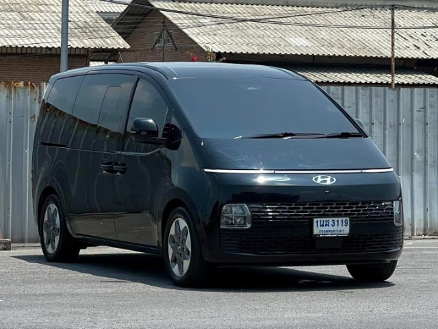 รถ Hyundai Staria 2.2 SEL สี ดำ