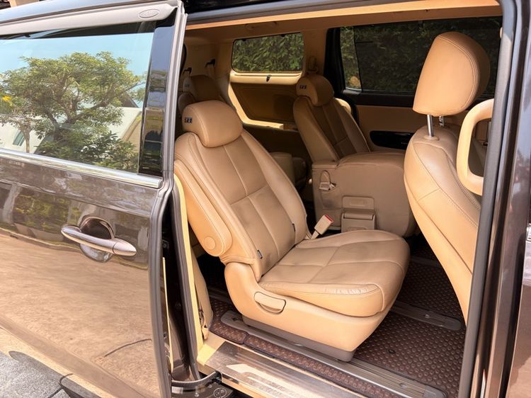 Kia Grand Carnival 2016 2.2 EX Utility-car ดีเซล เกียร์อัตโนมัติ น้ำตาล รูปที่ 4