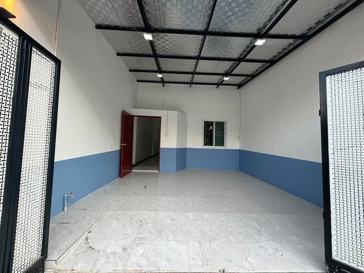 ขายทาวน์เฮาส์ 2 ชั้น รีโนเวทขึ้นมาใหญ่ยังไม่เคยมีใครเข้าอยู่ ใหม่ๆ ซิงๆ รูปที่ 2