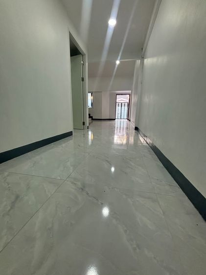 ขายทาวน์เฮาส์ 2 ชั้น รีโนเวทขึ้นมาใหญ่ยังไม่เคยมีใครเข้าอยู่ ใหม่ๆ ซิงๆ รูปที่ 4