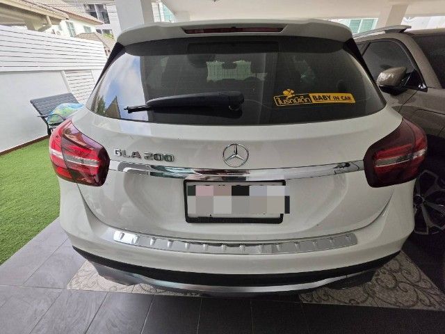 Mercedes-Benz GLA-Class 2019 GLA200 เบนซิน ไม่ติดแก๊ส เกียร์อัตโนมัติ ขาว รูปที่ 3
