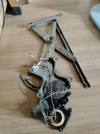 รางกระจกไฟฟ้าaltis08