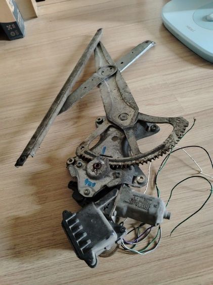 รางกระจกไฟฟ้าaltis08 รูปที่ 3