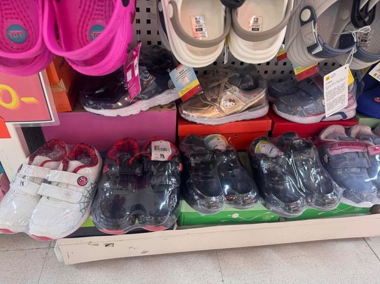 เซ้งรองเท้าเด็ก ดูสินค้าที่บิ๊กซี อัมพวา รูปที่ 5