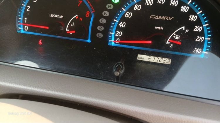 รถ Toyota Camry 2.4 G สี เทา