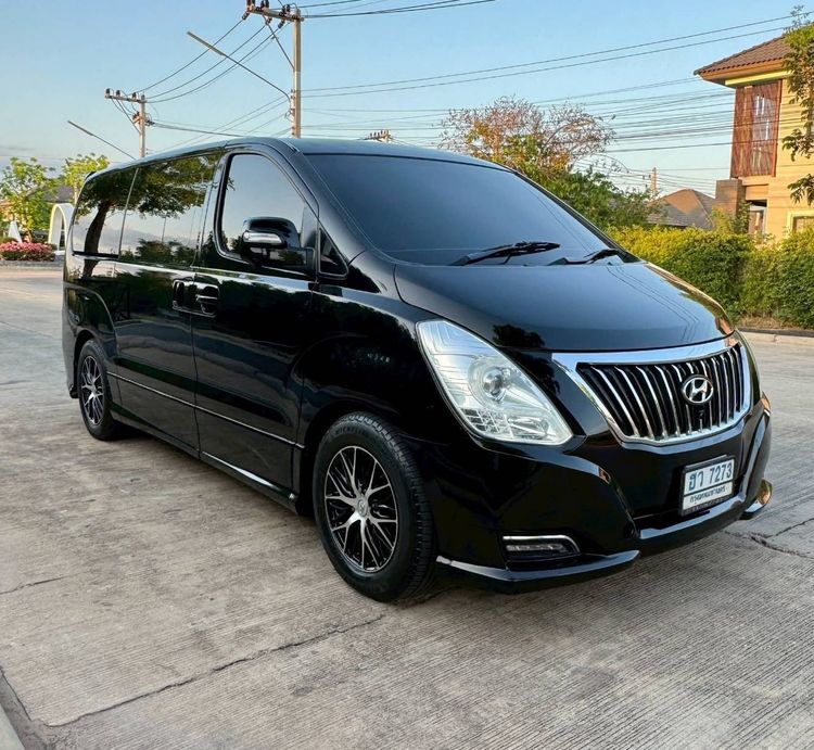 Hyundai H-1 2016 2.5 Deluxe Van ดีเซล เกียร์อัตโนมัติ ดำ รูปที่ 2