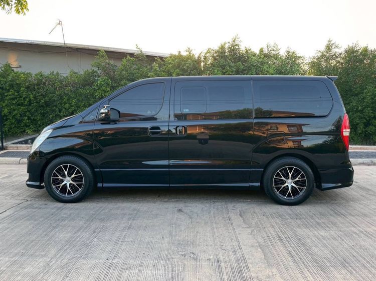 Hyundai H-1  2016 2.5 Deluxe Van ดีเซล เกียร์อัตโนมัติ ดำ รูปที่ 4