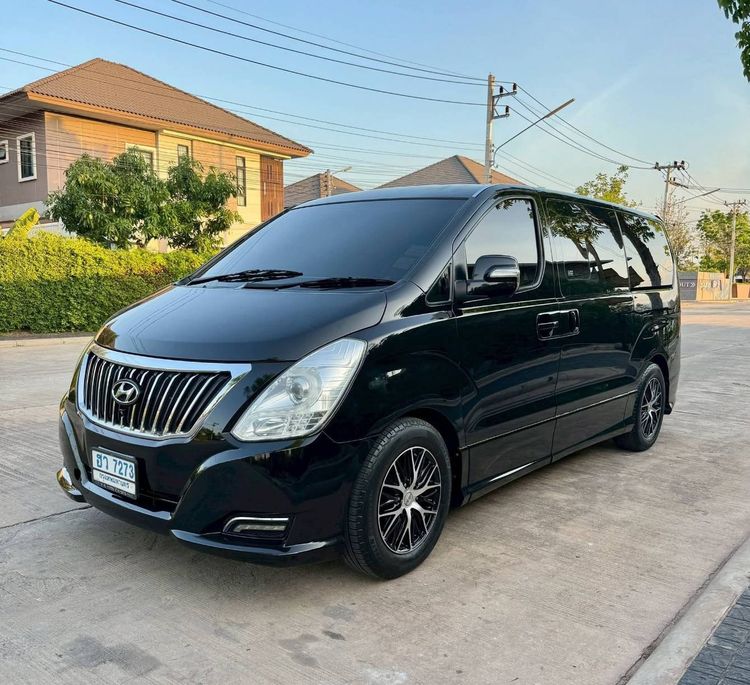 Hyundai H-1  2016 2.5 Deluxe Van ดีเซล เกียร์อัตโนมัติ ดำ