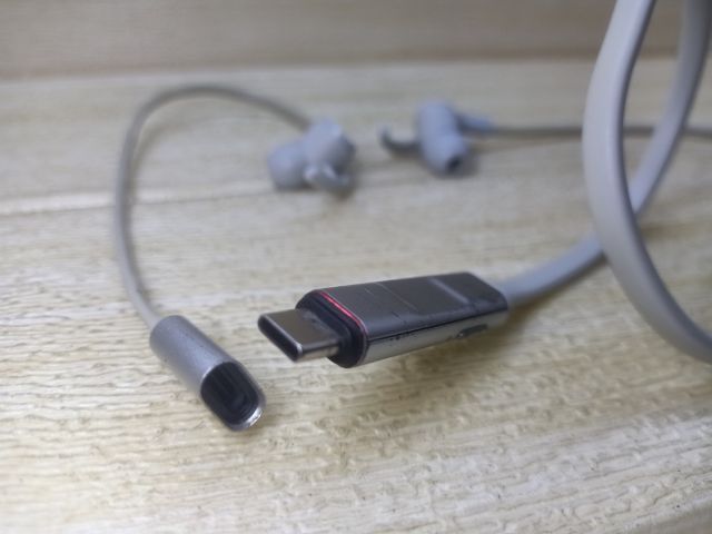 สุดคุ้มหูฟังไร้สายBT HUAWEI FREELACE ของแท้ เสียงดี ดีไซร์วัสดุหรูหรา แบตทน กันน้ำ ใช้งานปกติ  650 พอ ของใหม่ 2400 รูปที่ 10