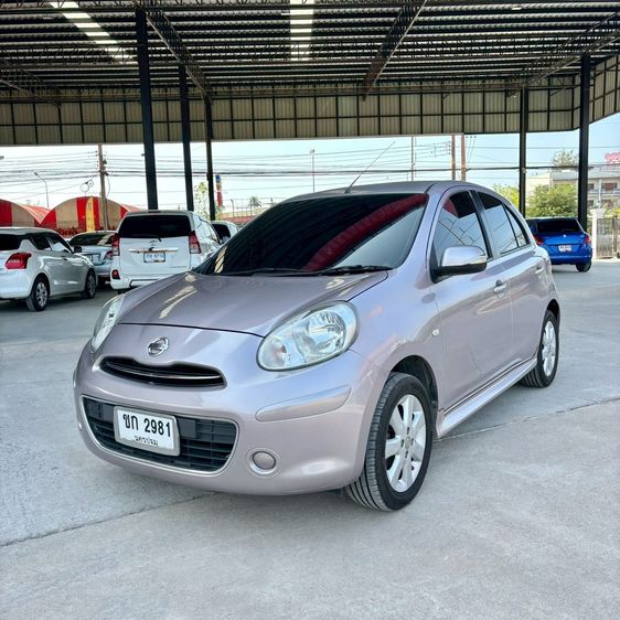 รถ Nissan March 1.2 V สี เทา