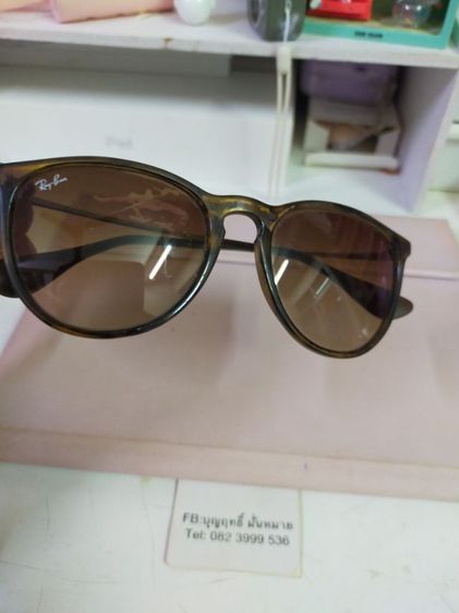 แว่นกันแดด Rayban RB 4171 ERIKA 54 18 145 เลนส์ มีรอย ใส่ได้ ไม่กวนตา หรือ เอาไปตัด เลนส์ อื่นๆได้เลยครับ