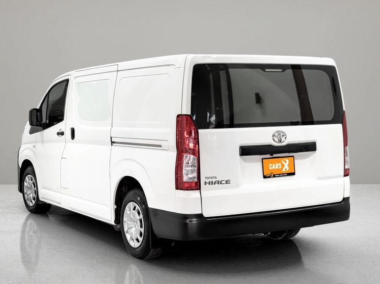 Toyota Hiace 2019 2.8 economy Van ดีเซล ไม่ติดแก๊ส เกียร์ธรรมดา ขาว รูปที่ 4
