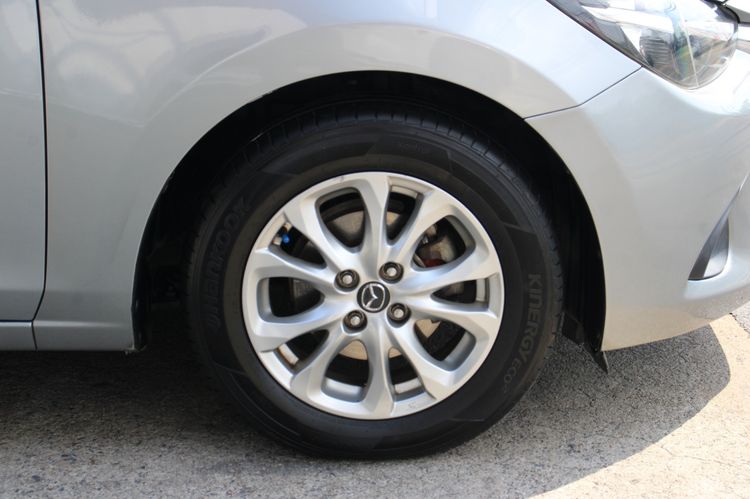 Mazda Mazda 2 2015 1.5 XD High Connect Sedan ดีเซล ไม่ติดแก๊ส เกียร์อัตโนมัติ เทา รูปที่ 3