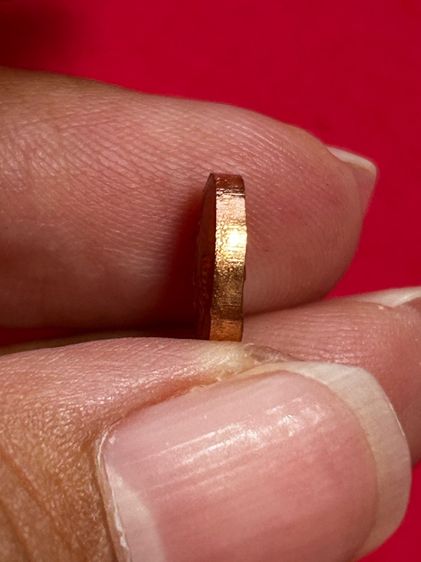 เหรียญเม็ดแตง รุ่นแรก “เสาร์ 5 บารมี” หลวงปู่หงษ์ พรหมปัญโญ วัดเพชรบุรี จ.สุรินทร์ ปี 2543 เนื้อทองแดง  รูปที่ 5