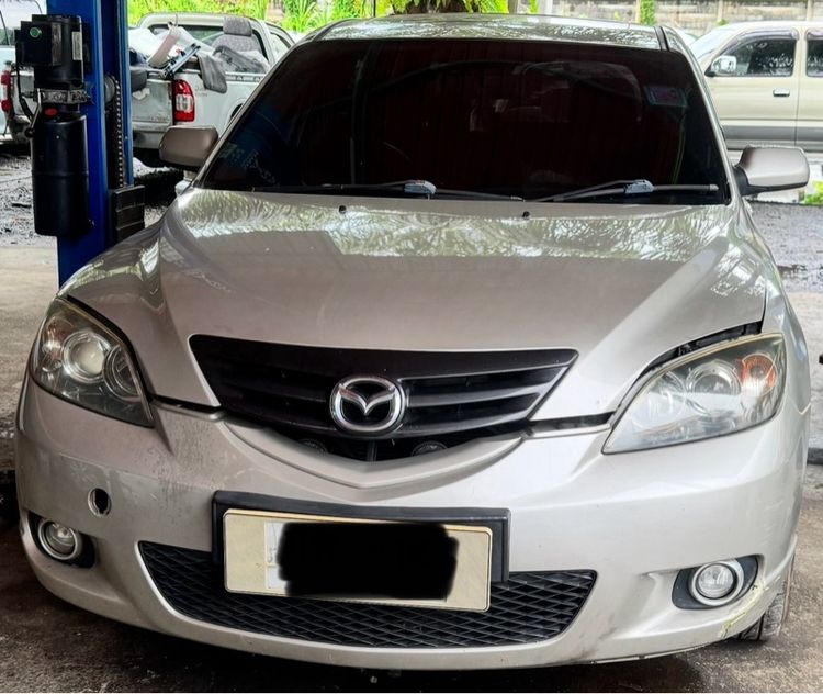 รถ Mazda Mazda3 2.0 R Sport สี บรอนซ์ทอง