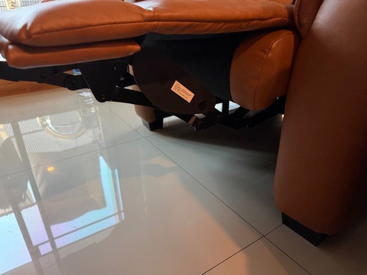 Nitori Electric Recliner Leather Sofas (2 Units Available) Near BTS On Nut รูปที่ 6