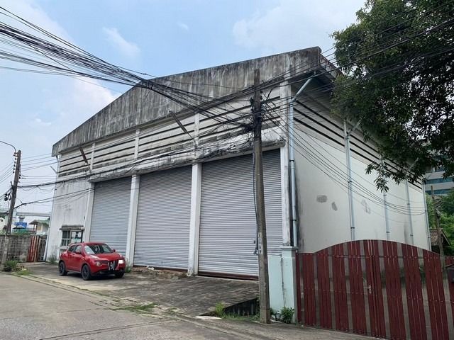 ให้เช่าโกดัง437 ตร.ม.เหมาะสำหรับยิมฟิตเนสโชว์รูมสินค้าร้านอาหารขนาดใหญ่ย่านแจ้งวัฒนะหลักสี่ ใกล้MRT ศูนย์ราชการ MRT แจ้งวัฒนะ 14 ผังเมืองสีแ