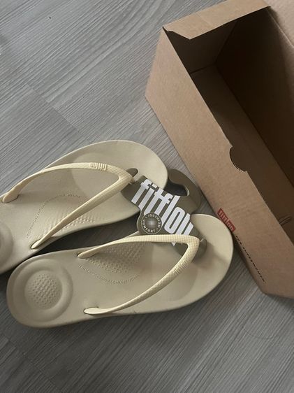รองเท้า fitflop สีครีม รูปที่ 4